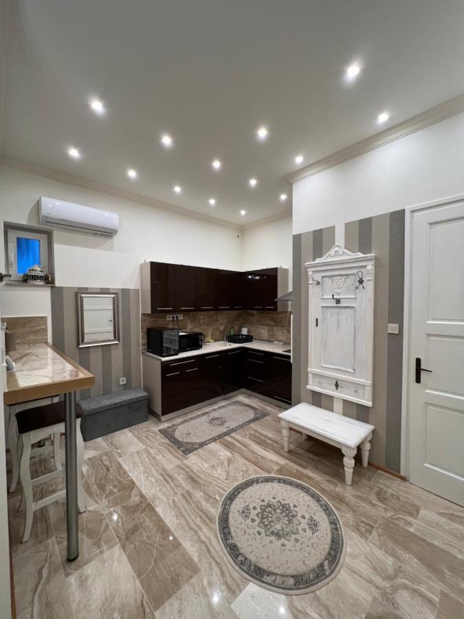 Kalitka Apartman Eger Bagian luar foto